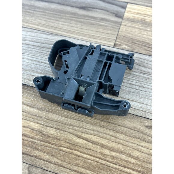 Maytag Washer Model MHW5630HC0 Door Latch Lock Assembly - Picture 2 of 10